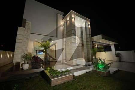 Ultra Modern State Of The Art, One Kanal And 40 Sq Feet Corner Full Basement House.