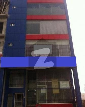 مولانا شوکت علی روڈ لاہور میں 6 کمروں کا 1 کنال عمارت 8.0 لاکھ میں کرایہ پر دستیاب ہے۔