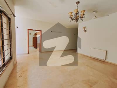 ایف ۔ 10 اسلام آباد میں 3 کمروں کا 1 کنال زیریں پورشن 2.0 لاکھ میں کرایہ پر دستیاب ہے۔