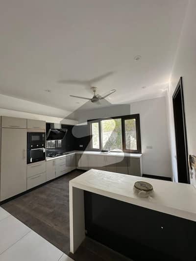 500 Yards Slightly Used Banglow For Rent Khb-e-Tariq