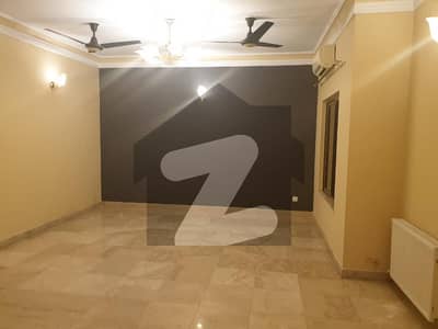 I-8 Full House Having 6 Bedrooms For Rent In Good Condition