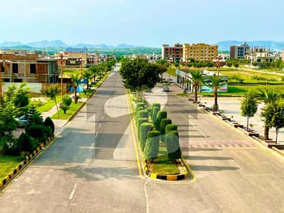 ایف ۔ 17 اسلام آباد میں 5 کمروں کا 11 مرلہ مکان 3.6 کروڑ میں برائے فروخت۔