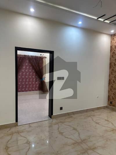 5 MARLA BRAND NEW HOUSE FOR RENT