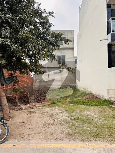 پارک ویو سٹی لاہور میں 5 مرلہ رہائشی پلاٹ 50.0 لاکھ میں برائے فروخت۔