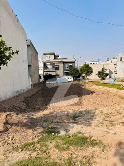 **Prime 5 Marla Plot For Sale In Park View City, Lahore** **Prime 5 Marla Plot For Sale In Park View City, Lahore**