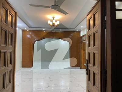 ایف ۔ 10 اسلام آباد میں 4 کمروں کا 10 مرلہ مکان 3.25 لاکھ میں کرایہ پر دستیاب ہے۔