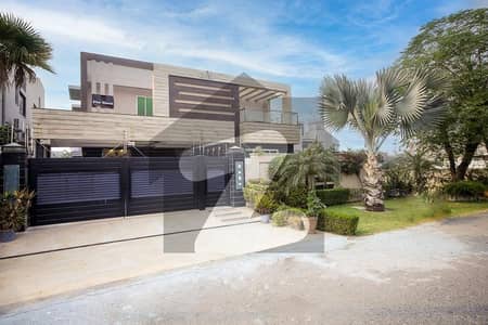 ڈی ایچ اے فیز 6 ڈیفنس (ڈی ایچ اے),لاہور میں 7 کمروں کا 1 کنال مکان 4.5 لاکھ میں کرایہ پر دستیاب ہے۔