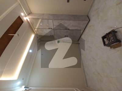 علامہ اقبال ٹاؤن لاہور میں 3 کمروں کا 3 مرلہ مکان 2.5 کروڑ میں برائے فروخت۔ علامہ اقبال ٹاؤن لاہور میں 3 کمروں کا 3 مرلہ مکان 2.5 کروڑ میں برائے فروخت۔