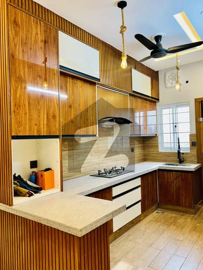 بحریہ ٹاؤن فیز 8 ۔ سفاری ویلی بحریہ ٹاؤن فیز 8,بحریہ ٹاؤن راولپنڈی,راولپنڈی میں 3 کمروں کا 5 مرلہ مکان 2.1 کروڑ میں برائے فروخت۔ بحریہ ٹاؤن فیز 8 ۔ سفاری ویلی بحریہ ٹاؤن فیز 8,بحریہ ٹاؤن راولپنڈی,راولپنڈی میں 3 کمروں کا 5 مرلہ مکان 2.1 کروڑ میں برائے فروخت۔