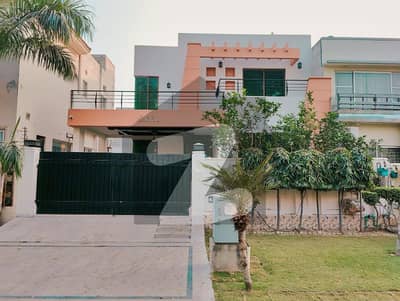 ڈی ایچ اے فیز 5 ڈیفنس (ڈی ایچ اے),لاہور میں 4 کمروں کا 10 مرلہ مکان 2.45 لاکھ میں کرایہ پر دستیاب ہے۔ ڈی ایچ اے فیز 5 ڈیفنس (ڈی ایچ اے),لاہور میں 4 کمروں کا 10 مرلہ مکان 2.45 لاکھ میں کرایہ پر دستیاب ہے۔