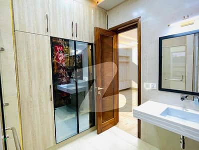 ڈی ایچ اے فیز 4 ۔ بلاک کے کے ڈی ایچ اے فیز 4,ڈیفنس (ڈی ایچ اے),لاہور میں 4 کمروں کا 9 مرلہ مکان 6.5 کروڑ میں برائے فروخت۔ ڈی ایچ اے فیز 4 ۔ بلاک کے کے ڈی ایچ اے فیز 4,ڈیفنس (ڈی ایچ اے),لاہور میں 4 کمروں کا 9 مرلہ مکان 6.5 کروڑ میں برائے فروخت۔