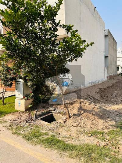 پارک ویو سٹی - پرل بلاک پارک ویو سٹی,لاہور میں 5 مرلہ رہائشی پلاٹ 30.0 لاکھ میں برائے فروخت۔ پارک ویو سٹی - پرل بلاک پارک ویو سٹی,لاہور میں 5 مرلہ رہائشی پلاٹ 30.0 لاکھ میں برائے فروخت۔