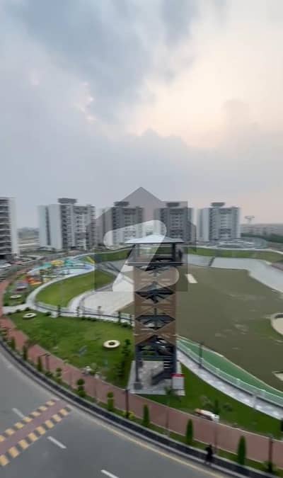 عسکری 11 - سیکٹر ڈی عسکری 11,عسکری,لاہور میں 3 کمروں کا 10 مرلہ فلیٹ 4.1 کروڑ میں برائے فروخت۔