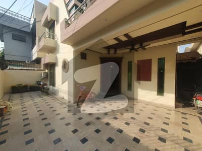 پی جی ای سی ایچ ایس فیز 1 پنجاب گورنمنٹ ایمپلائیز سوسائٹی,لاہور میں 5 کمروں کا 10 مرلہ مکان 4.25 کروڑ میں برائے فروخت۔ پی جی ای سی ایچ ایس فیز 1 پنجاب گورنمنٹ ایمپلائیز سوسائٹی,لاہور میں 5 کمروں کا 10 مرلہ مکان 4.25 کروڑ میں برائے فروخت۔