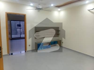 بحریہ نشیمن ۔ زِنیا بحریہ نشیمن,لاہور میں 5 کمروں کا 8 مرلہ مکان 1.95 کروڑ میں برائے فروخت۔ بحریہ نشیمن ۔ زِنیا بحریہ نشیمن,لاہور میں 5 کمروں کا 8 مرلہ مکان 1.95 کروڑ میں برائے فروخت۔