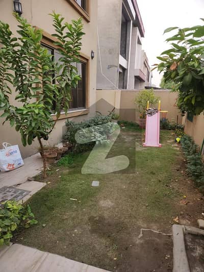 1 KANAL WITH BASEMENT HOUSE FOR SALE FOR SALE IN SECTOR C BAHRIA TOWN LAHORE
