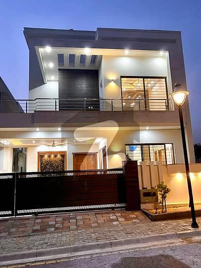 10 Marla Brend New House With 4 Bed And Attached Washrooms Available For Rent