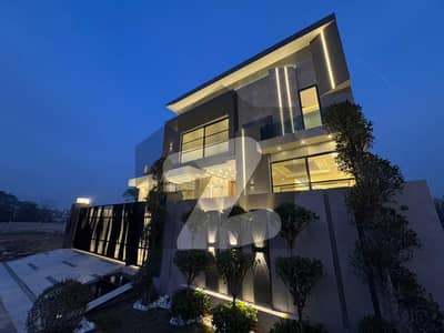 لیک سٹی میڈوز فیز 1 لیک سٹی میڈوز,لاہور میں 5 کمروں کا 10 مرلہ مکان 5.1 کروڑ میں برائے فروخت۔