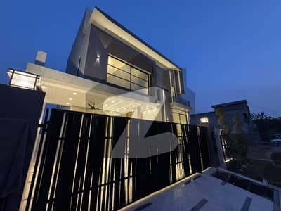 لیک سٹی میڈوز فیز 1 لیک سٹی میڈوز,لاہور میں 5 کمروں کا 10 مرلہ مکان 4.8 کروڑ میں برائے فروخت۔