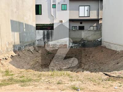 **Prime 10 Marla Plot For Sale In Park View City, Lahore**