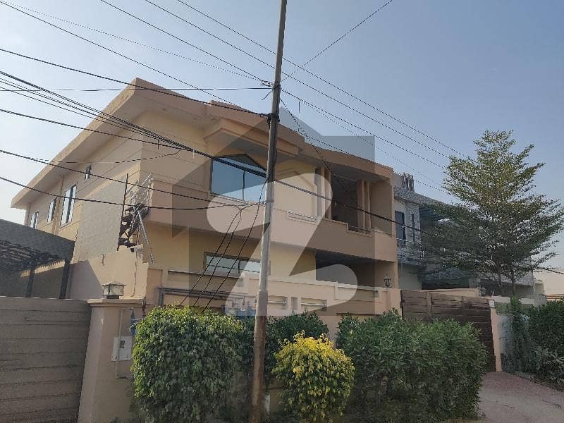 SPACIOUS MODERN HOUSE FOR SALE IN OFFICERS COLONY SPACIOUS MODERN HOUSE FOR SALE IN OFFICERS COLONY