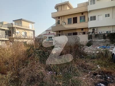 25X40 WIDE STREET FACING 40X80 PLOT FOR SALE