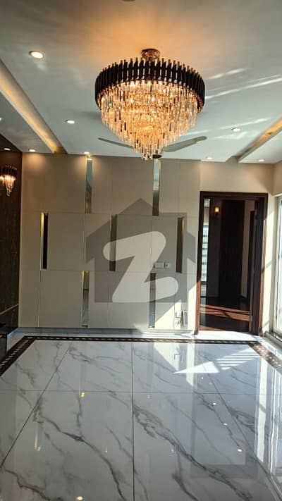 1 Kanal Upper Portion For Rent in DHA Phase 8 Ex Park View - Separate Entrance