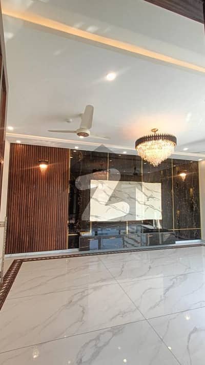 ڈی ایچ اے فیز 8 سابقہ ​​پارک ویو ڈی ایچ اے فیز 8,ڈی ایچ اے ڈیفینس,لاہور میں 3 کمروں کا 1 کنال بالائی پورشن 1.25 لاکھ میں کرایہ پر دستیاب ہے۔