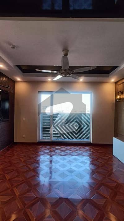 1 Kanal Upper Portion For Rent in DHA Phase 8 Ex Park View - Separate Entrance
