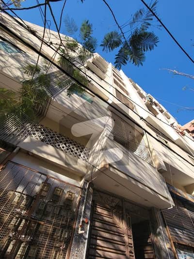 اَپر غزری غِزری,کراچی میں 2 کمروں کا 3 مرلہ فلیٹ 62.0 لاکھ میں برائے فروخت۔