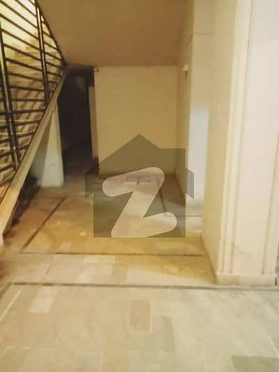 گلستانِِ جوہر ۔ بلاک 3 گلستانِ جوہر,کراچی میں 3 کمروں کا 10 مرلہ زیریں پورشن 75.0 ہزار میں کرایہ پر دستیاب ہے۔ گلستانِِ جوہر ۔ بلاک 3 گلستانِ جوہر,کراچی میں 3 کمروں کا 10 مرلہ زیریں پورشن 75.0 ہزار میں کرایہ پر دستیاب ہے۔