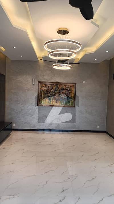 1 Kanal Upper Portion For Rent In DHA Phase 7 Block Y - Separate Gate