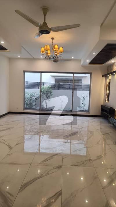 1 Kanal Upper Portion For Rent in DHA Phase 8 Ex Air Avenue - Separate Entrance