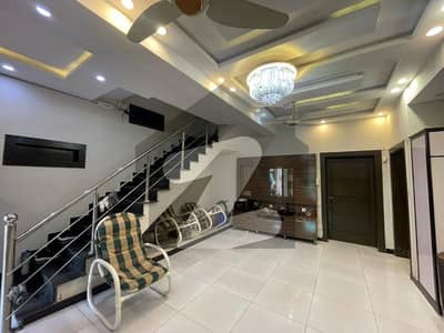 بحریہ ٹاؤن فیز 8 ۔ ابو بکر بلاک بحریہ ٹاؤن فیز 8 ۔ سفاری ویلی,بحریہ ٹاؤن فیز 8,بحریہ ٹاؤن راولپنڈی,راولپنڈی میں 5 کمروں کا 7 مرلہ مکان 80.0 ہزار میں کرایہ پر دستیاب ہے۔ بحریہ ٹاؤن فیز 8 ۔ ابو بکر بلاک بحریہ ٹاؤن فیز 8 ۔ سفاری ویلی,بحریہ ٹاؤن فیز 8,بحریہ ٹاؤن راولپنڈی,راولپنڈی میں 5 کمروں کا 7 مرلہ مکان 80.0 ہزار میں کرایہ پر دستیاب ہے۔