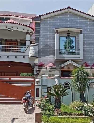 I-8/2.35x80 Double Story House Available For Rent Ideal Location Near Park face