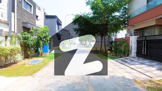 ڈی ایچ اے 9 ٹاؤن ۔ بلاک ڈی ڈی ایچ اے 9 ٹاؤن,ڈیفنس (ڈی ایچ اے),لاہور میں 5 مرلہ رہائشی پلاٹ 1.22 کروڑ میں برائے فروخت۔