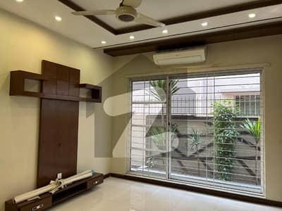 1 KANAL UPPER PORTION LIKE BRAND NEW NEAR DHA RAYA PHASE 5