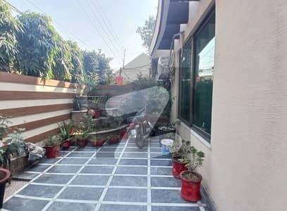 پنجاب کوآپریٹو ہاؤسنگ سوسائٹی لاہور میں 4 کمروں کا 10 مرلہ مکان 4.35 کروڑ میں برائے فروخت۔ پنجاب کوآپریٹو ہاؤسنگ سوسائٹی لاہور میں 4 کمروں کا 10 مرلہ مکان 4.35 کروڑ میں برائے فروخت۔