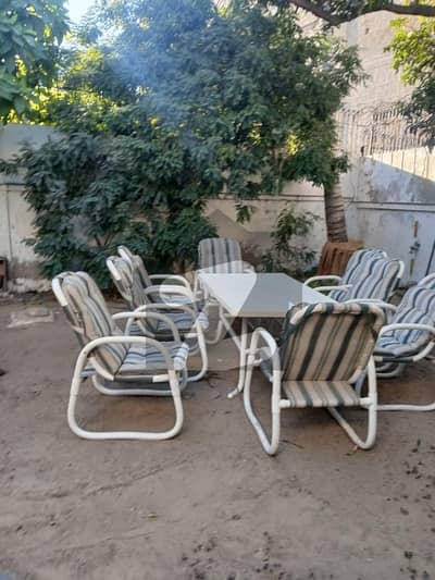 ڈی ایچ اے فیز 4 ڈی ایچ اے ڈیفینس,کراچی میں 5 کمروں کا 1 کنال مکان 8.5 کروڑ میں برائے فروخت۔