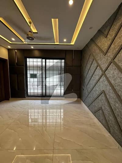 20 Marla House for Rent prime location in Izmir Town