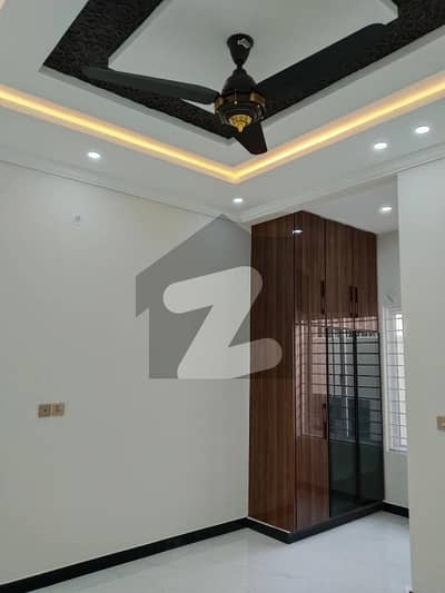 جناح گارڈنز ایف ای سی ایچ ایس,اسلام آباد میں 5 کمروں کا 7 مرلہ مکان 3.75 کروڑ میں برائے فروخت۔