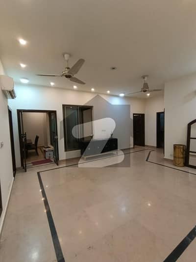 جی ۔ 14 اسلام آباد میں 3 کمروں کا 14 مرلہ زیریں پورشن 1.6 لاکھ میں کرایہ پر دستیاب ہے۔