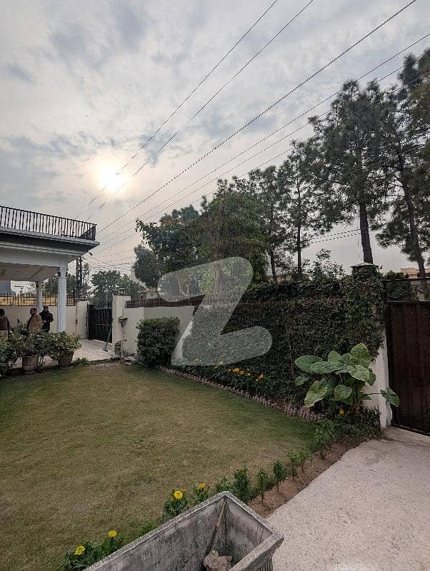 Beautiful Luxury 1 Kanal House For Sale Beautiful Luxury 1 Kanal House For Sale