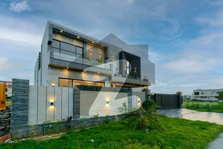 ONE KANAL BEAUTIFULL HOUSE AVALIABLE FOR RENT IN DHA PHASE 7