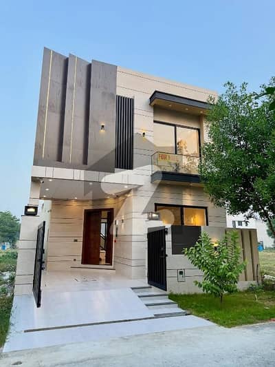 ڈی ایچ اے 9 ٹاؤن ڈیفنس (ڈی ایچ اے),لاہور میں 3 کمروں کا 5 مرلہ مکان 2.25 کروڑ میں برائے فروخت۔ ڈی ایچ اے 9 ٹاؤن ڈیفنس (ڈی ایچ اے),لاہور میں 3 کمروں کا 5 مرلہ مکان 2.25 کروڑ میں برائے فروخت۔