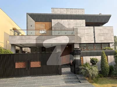 ای ایم ای سوسائٹی لاہور میں 5 کمروں کا 1 کنال مکان 10.8 کروڑ میں برائے فروخت۔