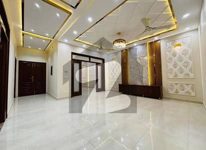 ٹاپ سٹی 1 اسلام آباد میں 3 کمروں کا 10 مرلہ مکان 65.0 ہزار میں کرایہ پر دستیاب ہے۔