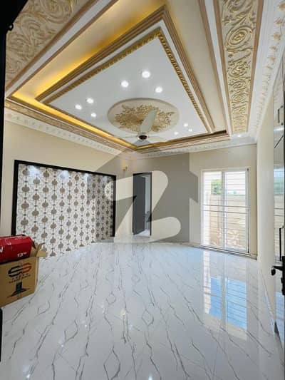 بحریہ ٹاؤن لاہور میں 5 کمروں کا 10 مرلہ مکان 3.2 کروڑ میں برائے فروخت۔ بحریہ ٹاؤن لاہور میں 5 کمروں کا 10 مرلہ مکان 3.2 کروڑ میں برائے فروخت۔