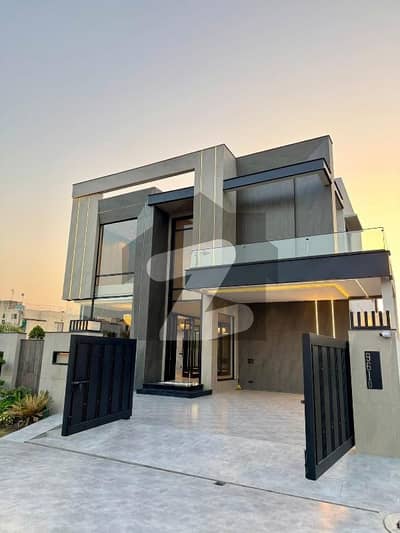 ڈی ایچ اے فیز 6 ڈیفنس (ڈی ایچ اے),لاہور میں 5 کمروں کا 1 کنال مکان 7.7 کروڑ میں برائے فروخت۔