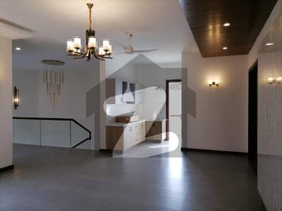 نارتھ ناظم آباد کراچی میں 8 کمروں کا 3 کنال بالائی پورشن 5.0 لاکھ میں کرایہ پر دستیاب ہے۔